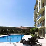 Apartamento Comfort In Complex Shartrez Shkorpilovtsi